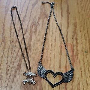 Lot of 2 necklaces